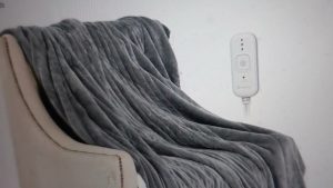 Why is my heated blanket blinking? A troubleshooting guide - Best Heated